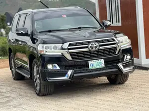 Toyota Land Cruiser 5.7 V8 2011 Black