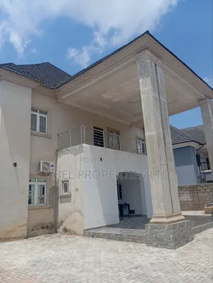 3bdrm Block of Flats in Standard Estate for rent