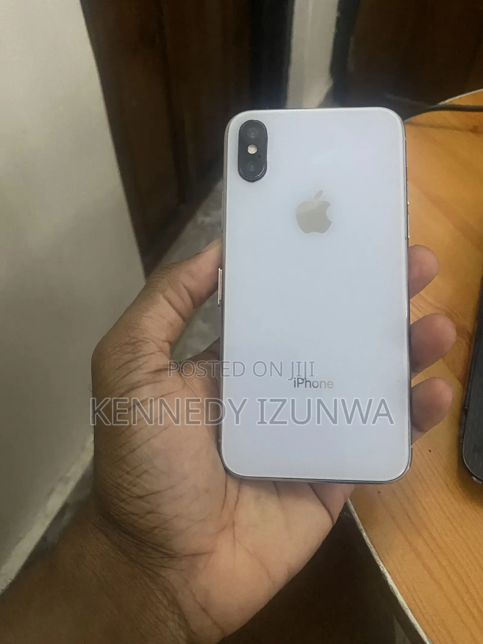 Apple iPhone X 64 GB White