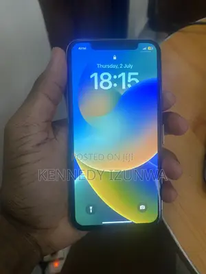 Apple iPhone X 64 GB White