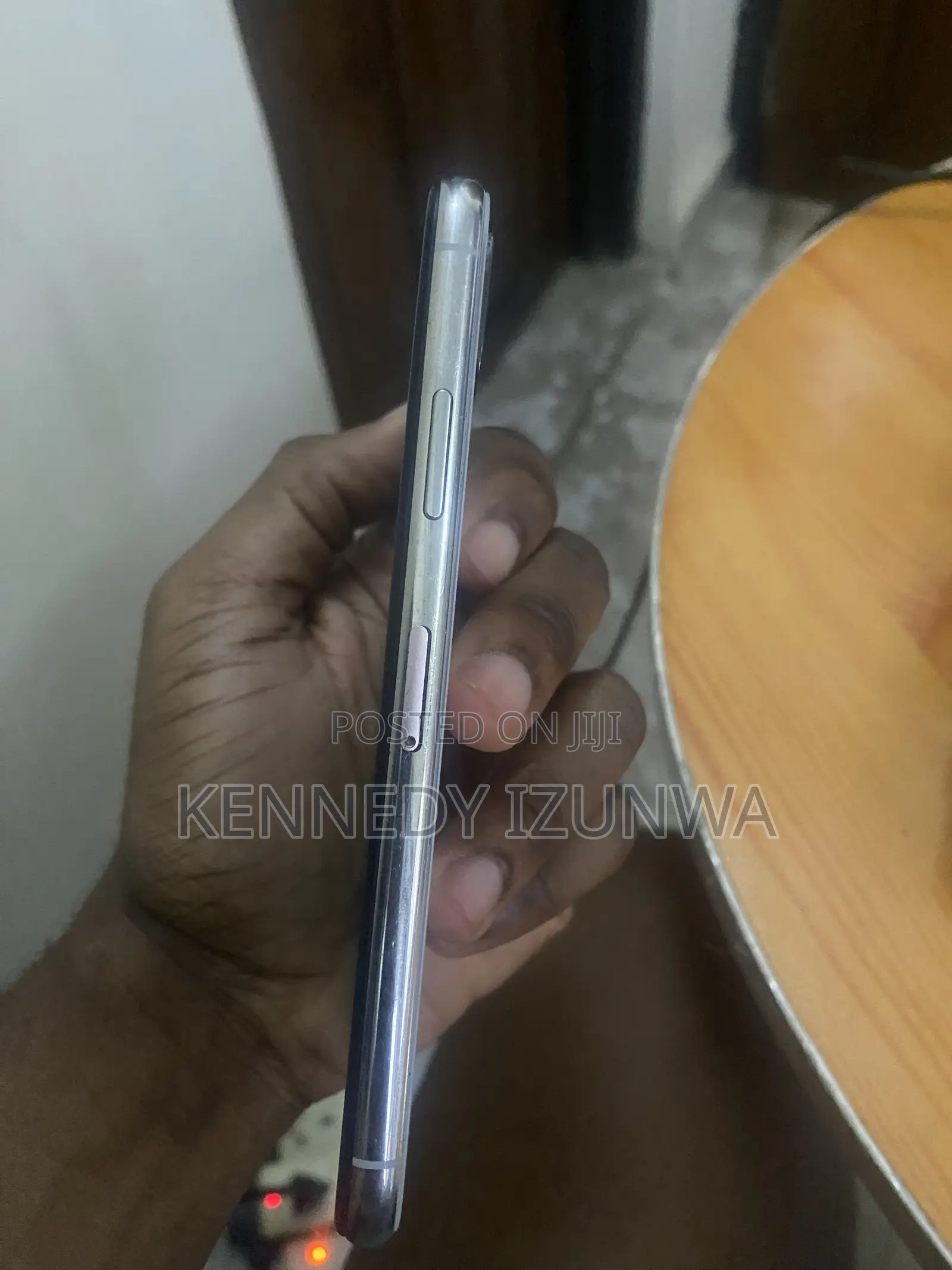 Apple iPhone X 64 GB White