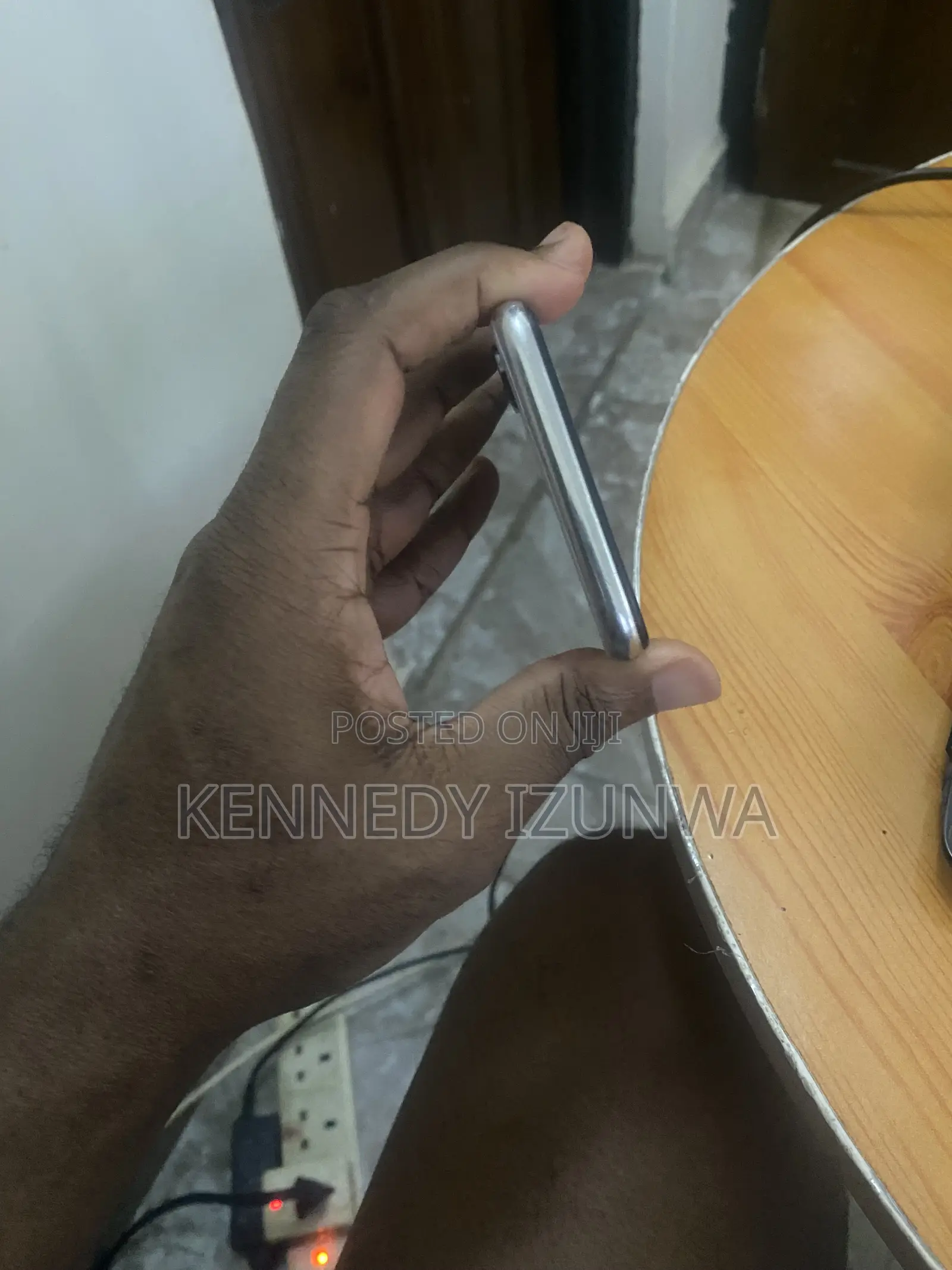 Apple iPhone X 64 GB White
