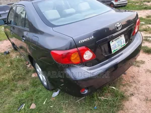 Toyota Corolla 2009 Gray