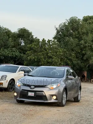 Toyota Corolla LE ECO Premium (1.8L 4cyl CVT) 2016 Gold