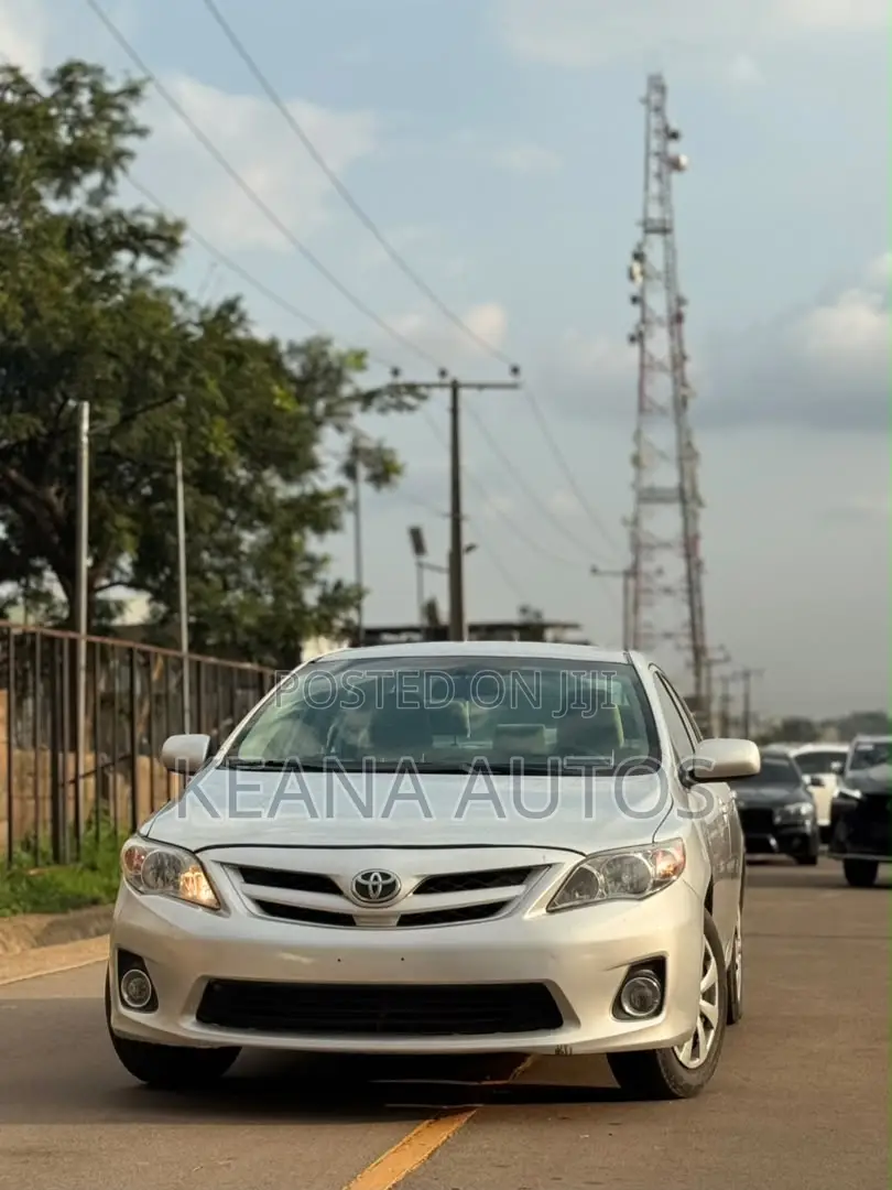 Toyota Corolla 2012 Silver