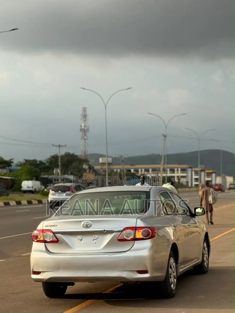 Toyota Corolla 2012 Silver