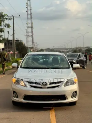 Toyota Corolla 2012 Silver