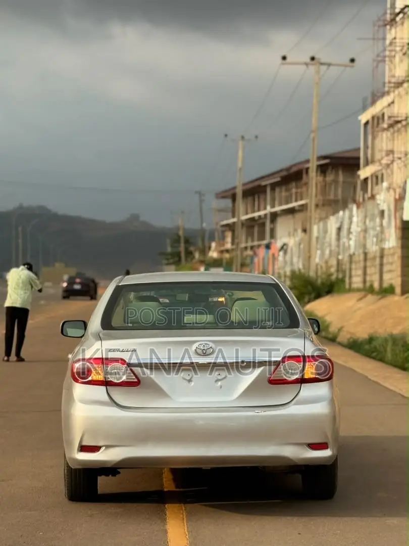 Toyota Corolla 2012 Silver