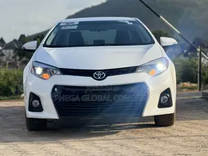 Toyota Corolla S 4dr Sedan (1.8L 4cyl CVT) 2016 White
