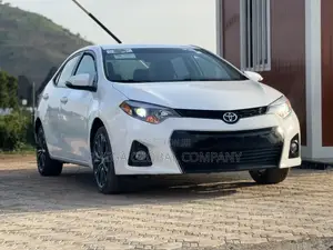 Toyota Corolla S 4dr Sedan (1.8L 4cyl CVT) 2016 White
