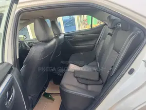 Toyota Corolla S 4dr Sedan (1.8L 4cyl CVT) 2016 White