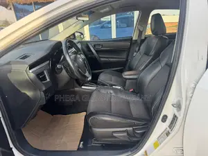 Toyota Corolla S 4dr Sedan (1.8L 4cyl CVT) 2016 White