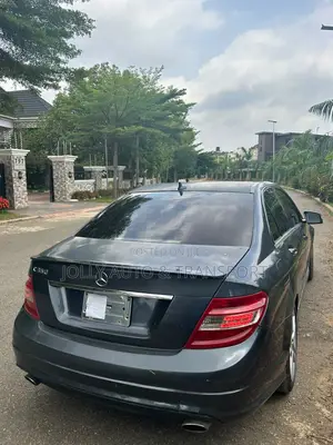 Mercedes-Benz C300 Luxury Sedan AWD (3.0L 6cyl 7A) 2009 Matt Black