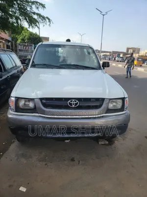 Toyota Hilux 1998 White