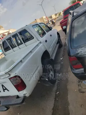 Toyota Hilux 1998 White