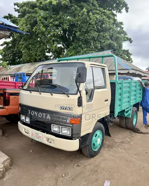 Toyota Dyna 200 Long Fram 2rz Injector Engine