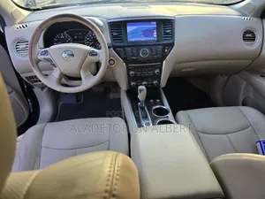 Nissan Pathfinder 2014 Gray