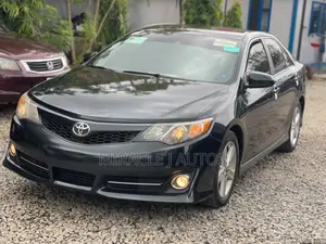 Toyota Camry SE 4dr Sedan (2.5L 4cyl 6A) 2013 Black