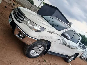 Toyota Hilux 2019 White