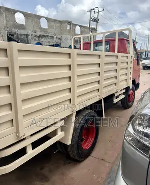 Toyota Dyna 150 Six Tyres 2rz Engine