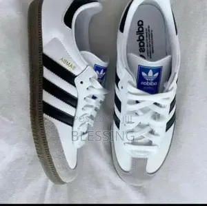 Adidas Sneakers