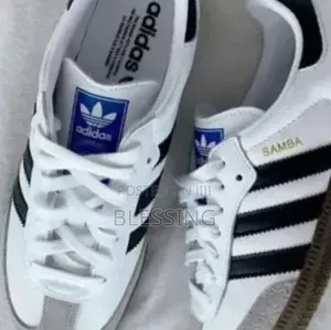 Adidas Sneakers