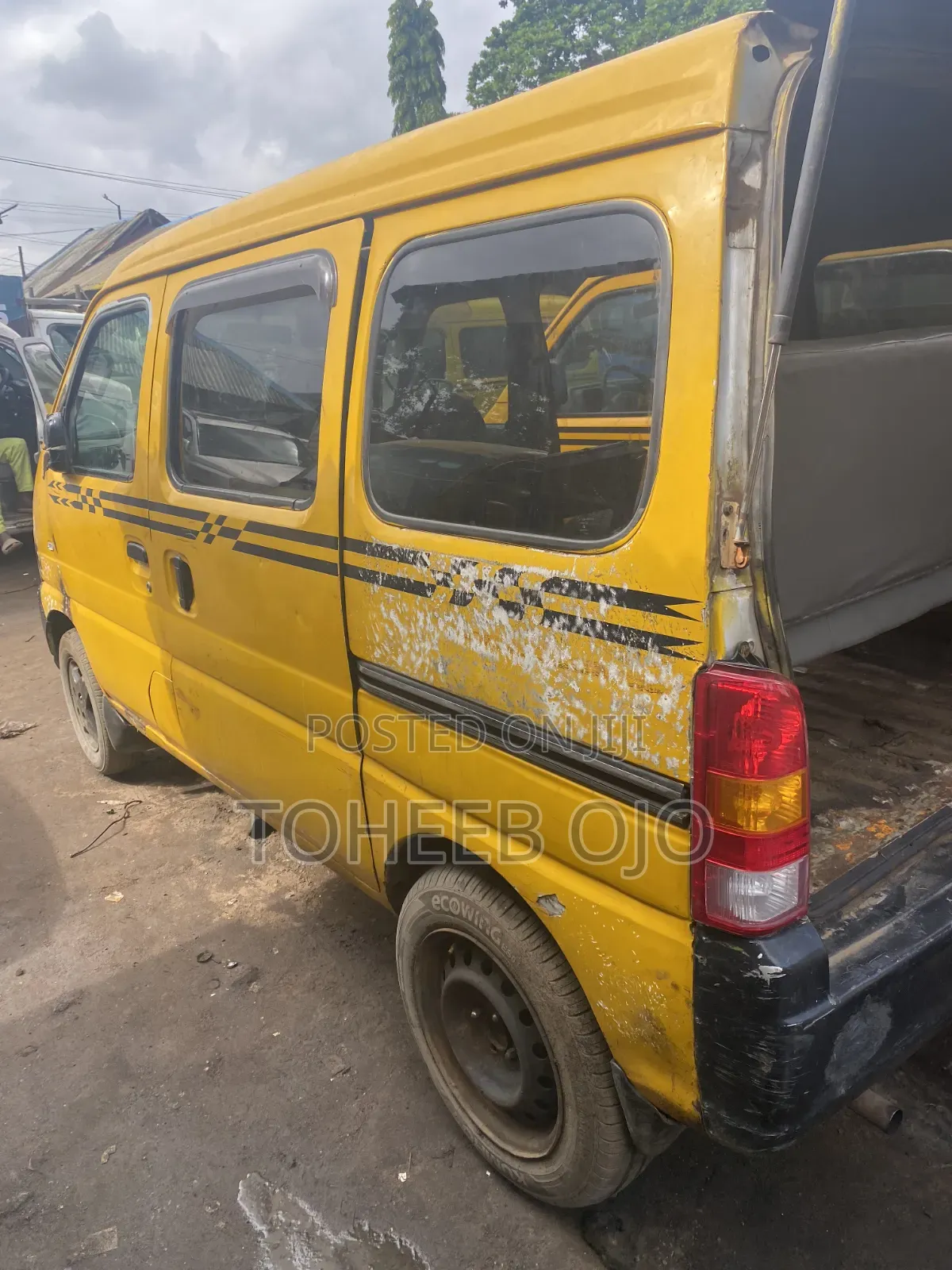 Volkswagen Transporter 1980 Yellow