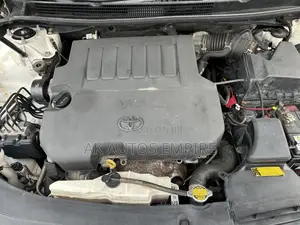 Toyota Avalon XLE Sedar FWD (3.5L 6cyl 6A) 2013 White