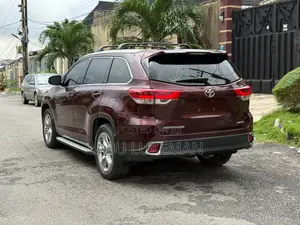 Toyota Highlander Limited 4x4 V6 (3.5L 6cyl 8A) 2017 Maroon