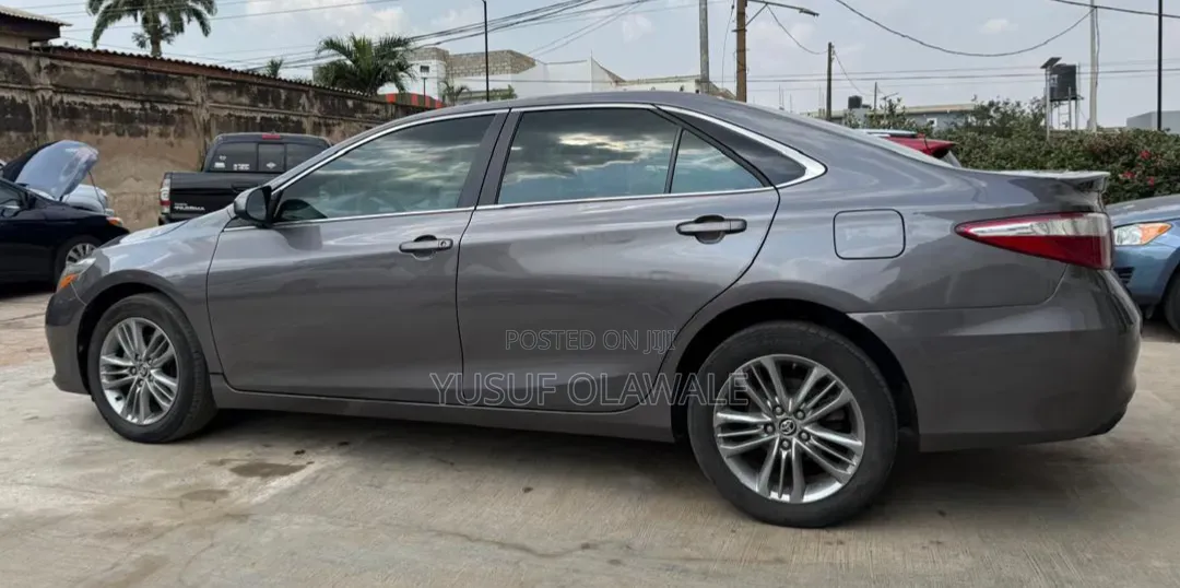 Toyota Camry 2016 Gray