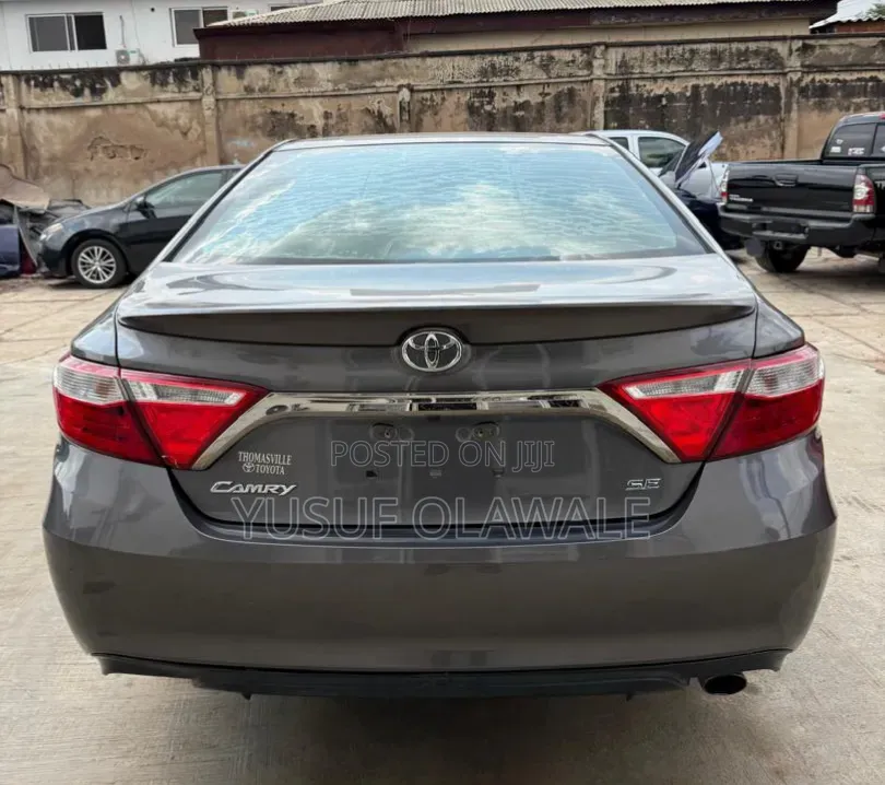 Toyota Camry 2016 Gray