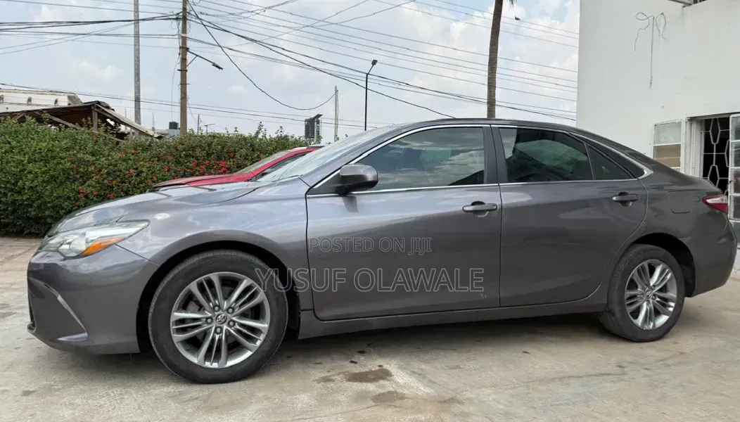 Toyota Camry 2016 Gray