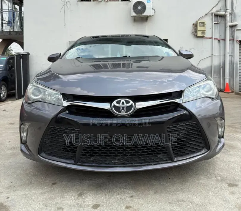 Toyota Camry 2016 Gray