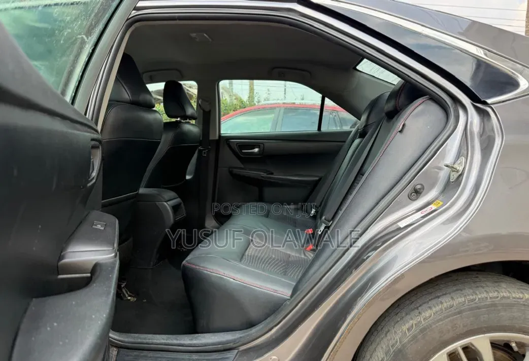 Toyota Camry 2016 Gray