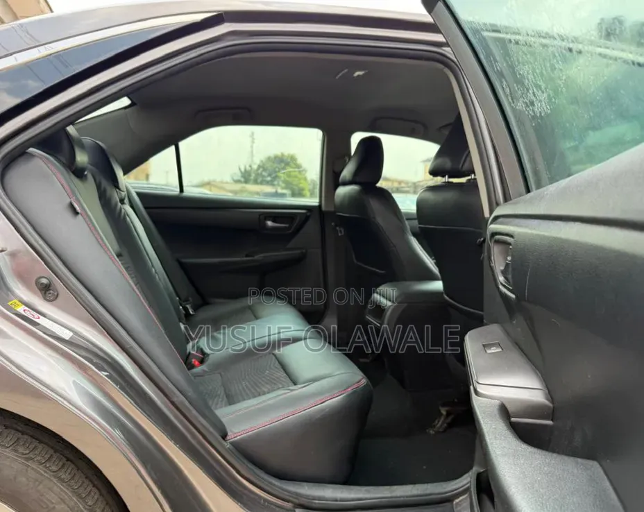 Toyota Camry 2016 Gray