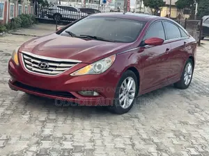 Hyundai Sonata SE 2.0T Sedan FWD (2.0L 4cyl 6A) 2013 Red