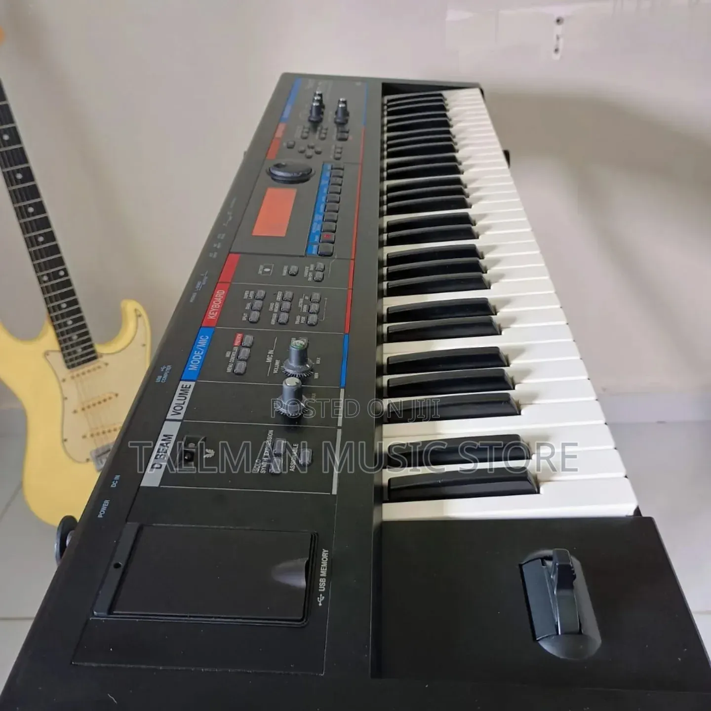 Roland Juno Dị Synth