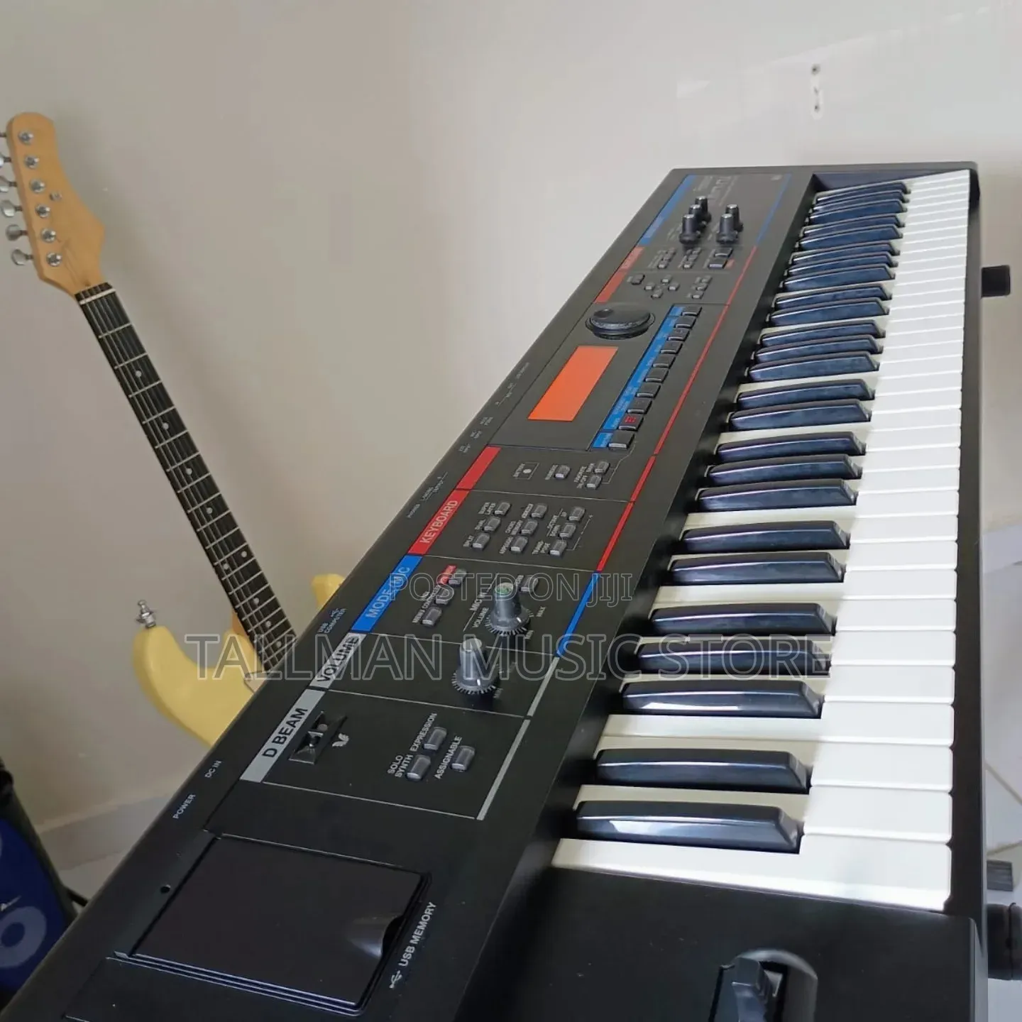 Roland Juno Dị Synth