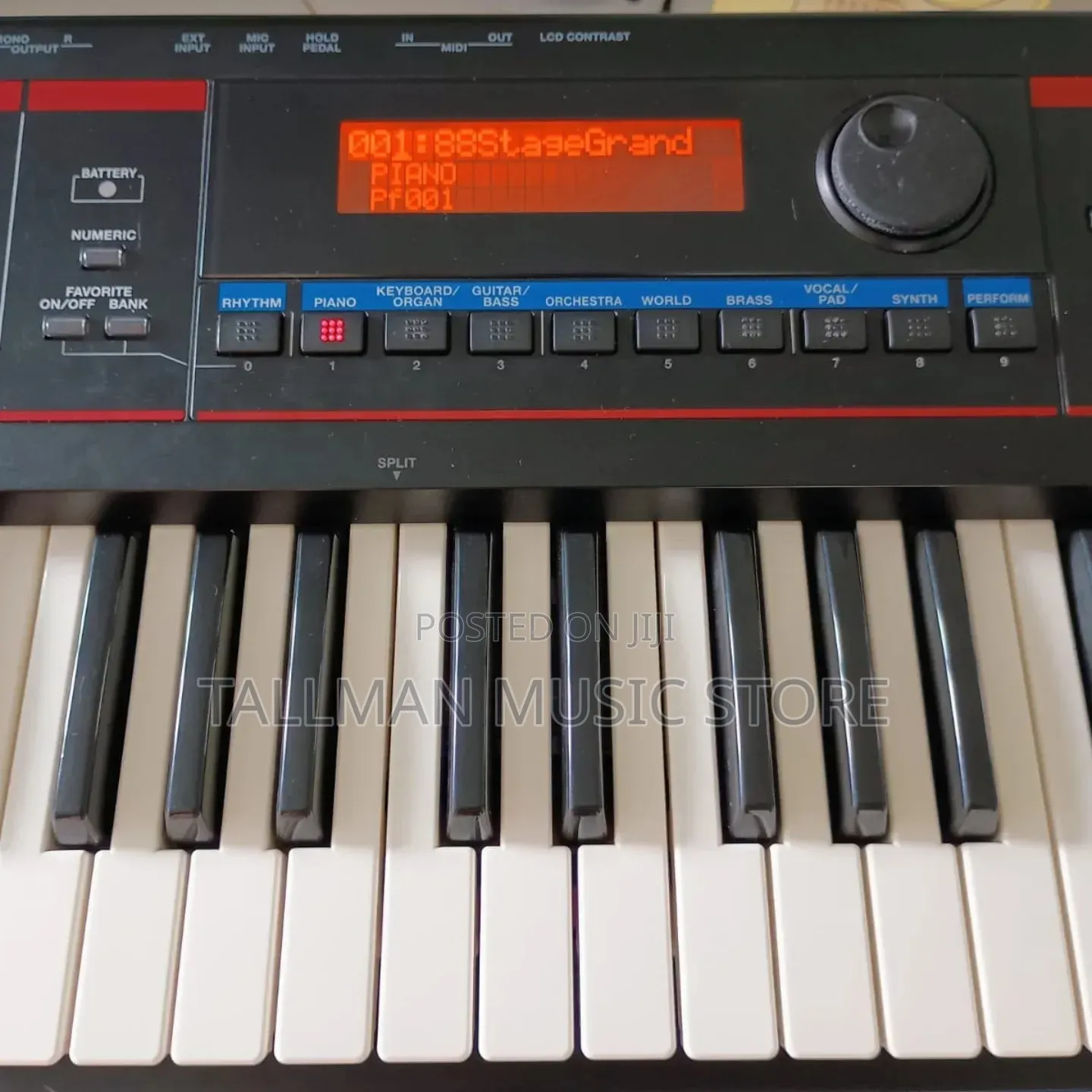 Roland Juno Dị Synth