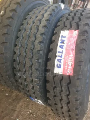 Galant Tyre 11r22.5 for Trailer Truck Etc 