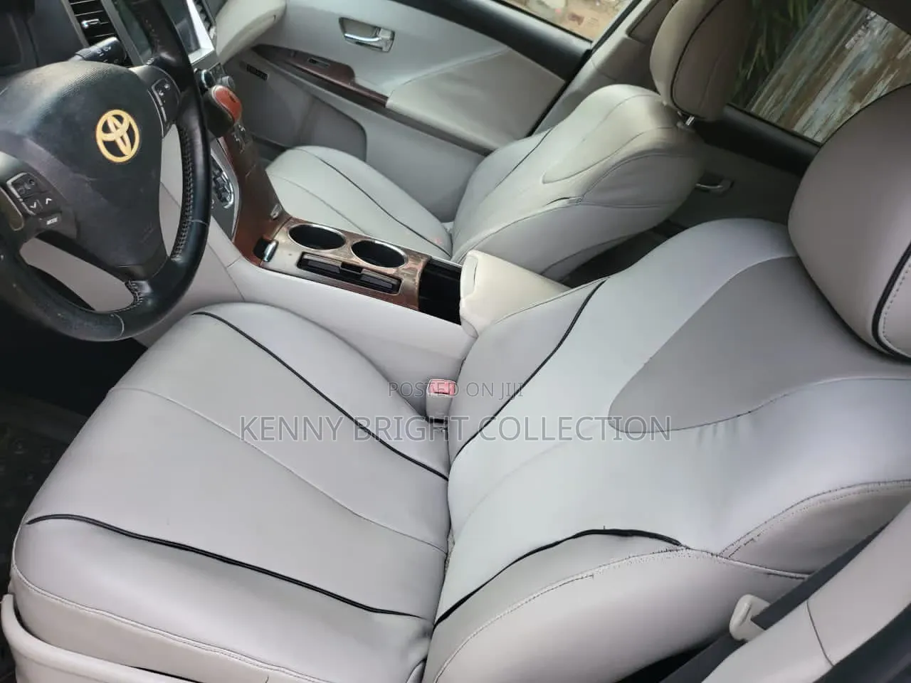 Toyota Venza 2011 Silver