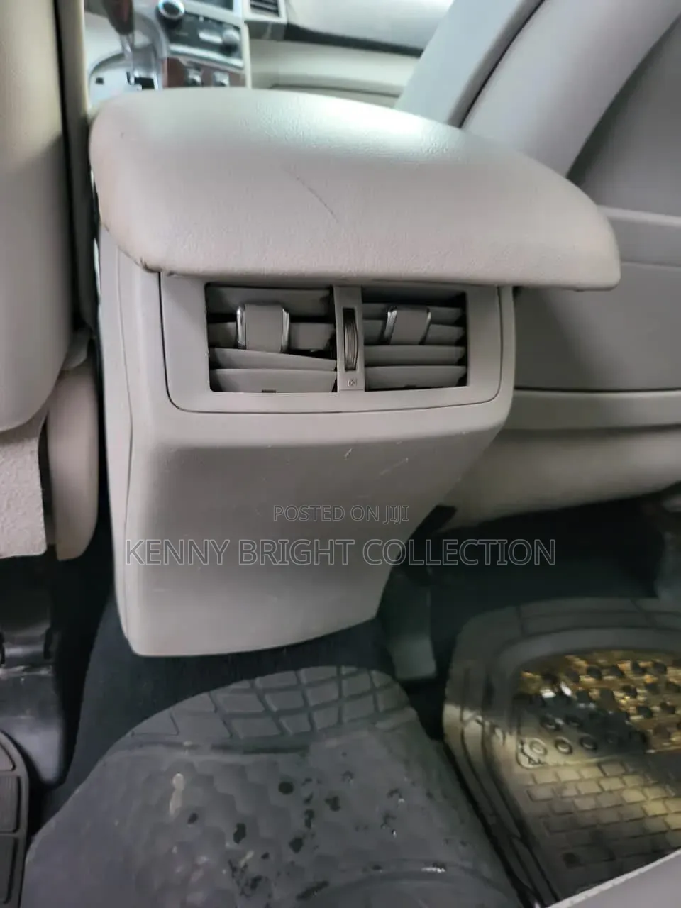 Toyota Venza 2011 Silver