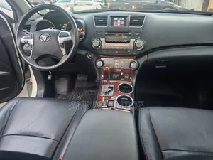 Toyota Highlander Limited 2012 Gray