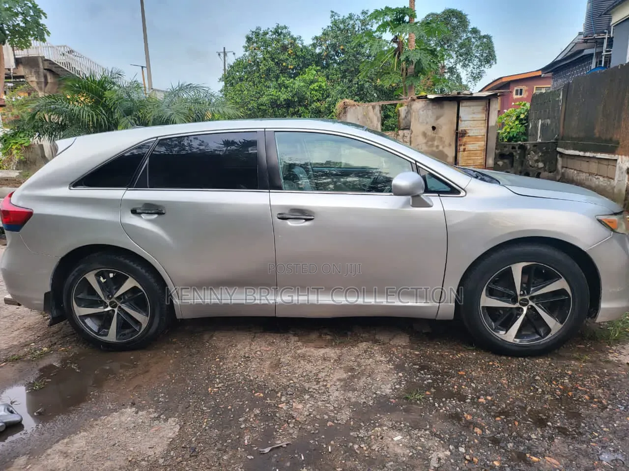 Toyota Venza 2011 Silver