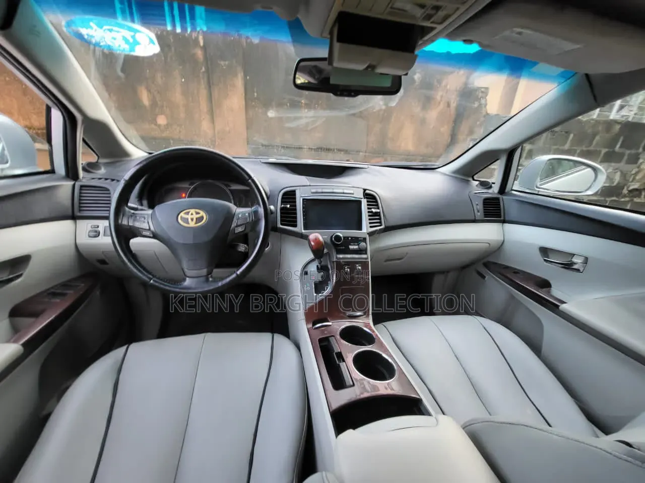 Toyota Venza 2011 Silver