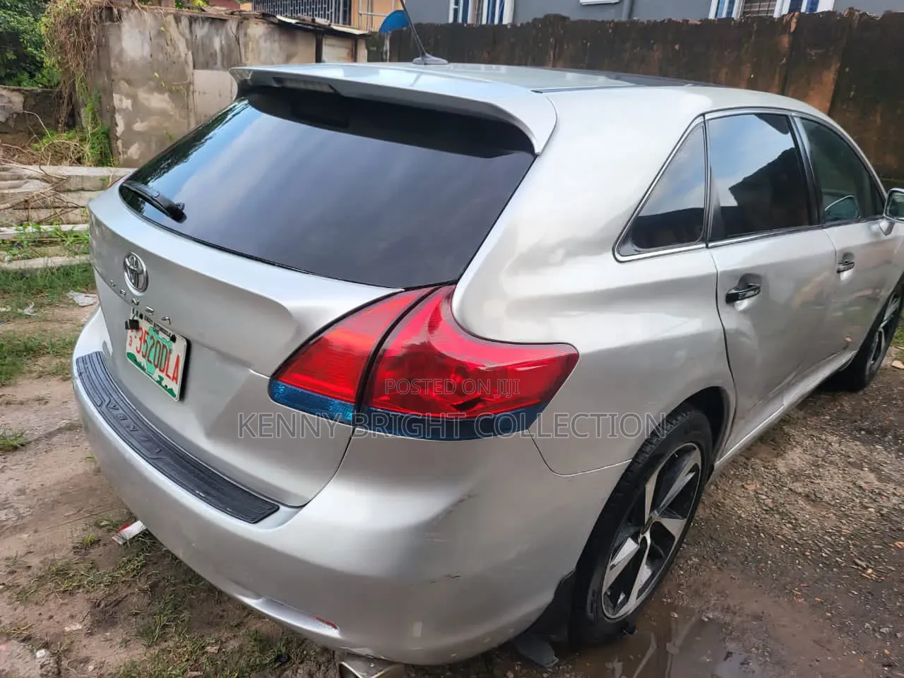 Toyota Venza 2011 Silver