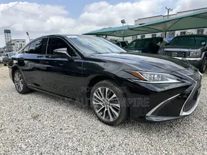 Lexus ES 300h Ultra Luxury 2022 Black