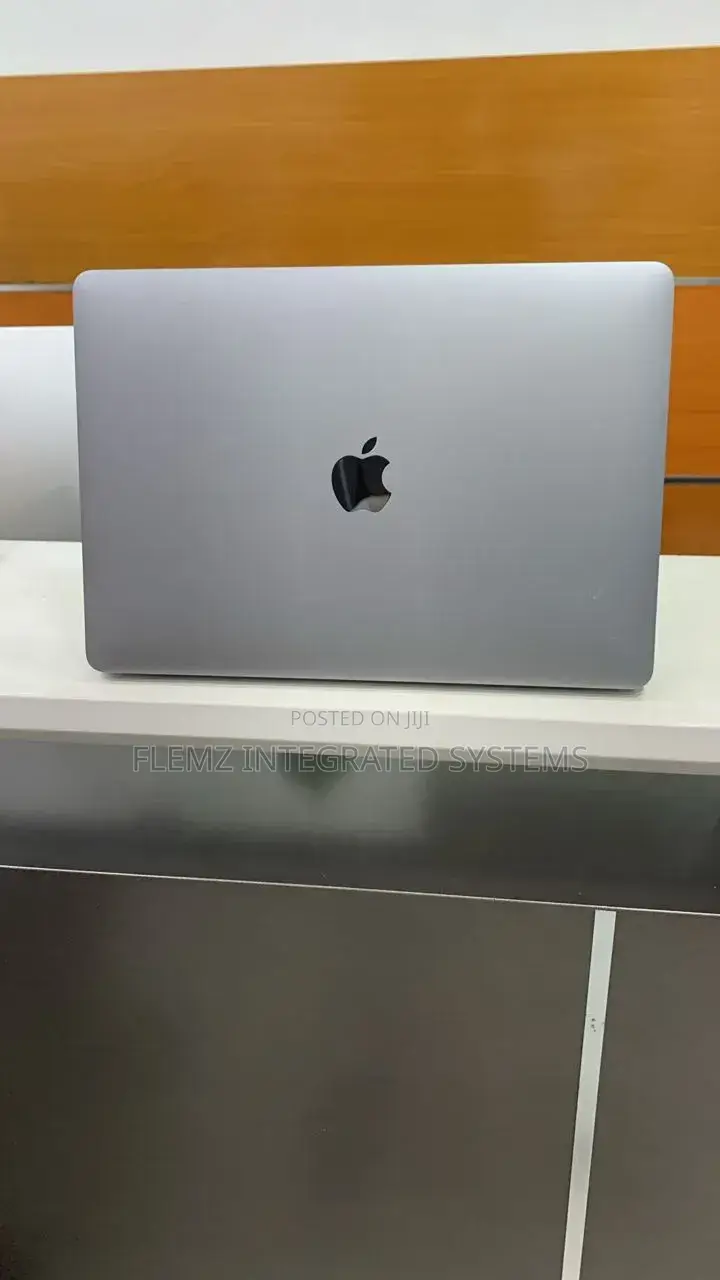 Laptop Apple MacBook Pro 2020 16GB Intel Core i5 SSD 256GB
