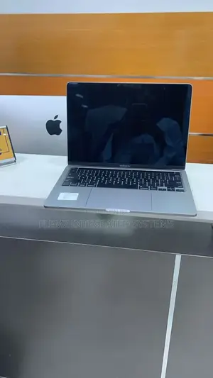 Laptop Apple MacBook Pro 2020 16GB Intel Core i5 SSD 256GB
