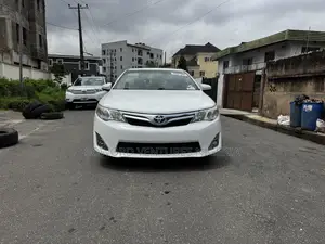 Toyota Camry XLE V6 4dr Sedan (3.5L 6cyl 6A) 2012 White